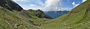 22 Bella conca pascoliva tra Monte Avaro e Monte di Sopra con la Baita Alta al centro